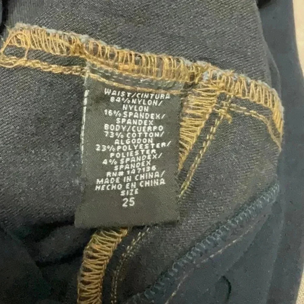 1822 DENIM - Picture 4 of 5